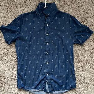 Business casual button down shirt